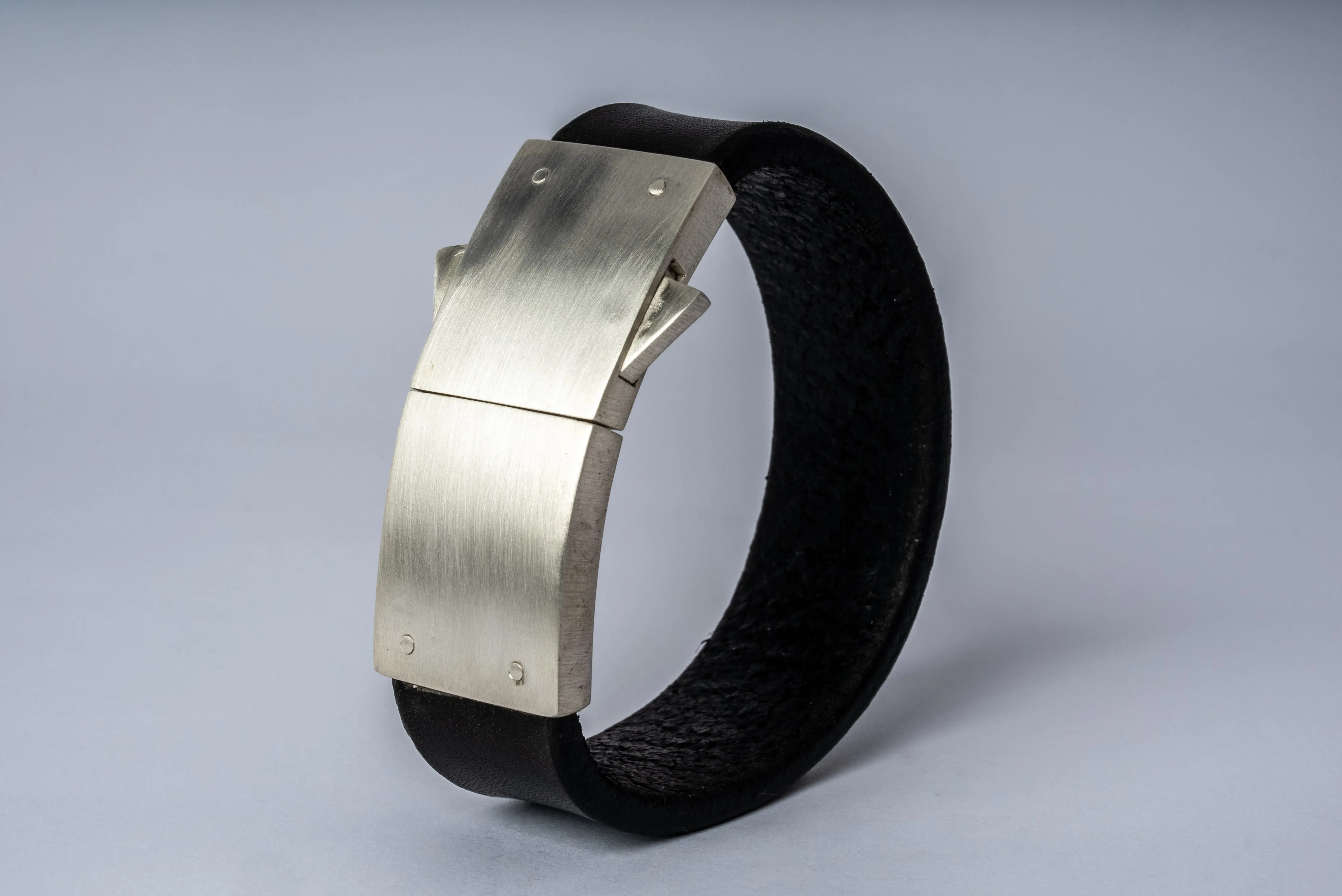 Box Lock Bracelet v2 (BLK MA)