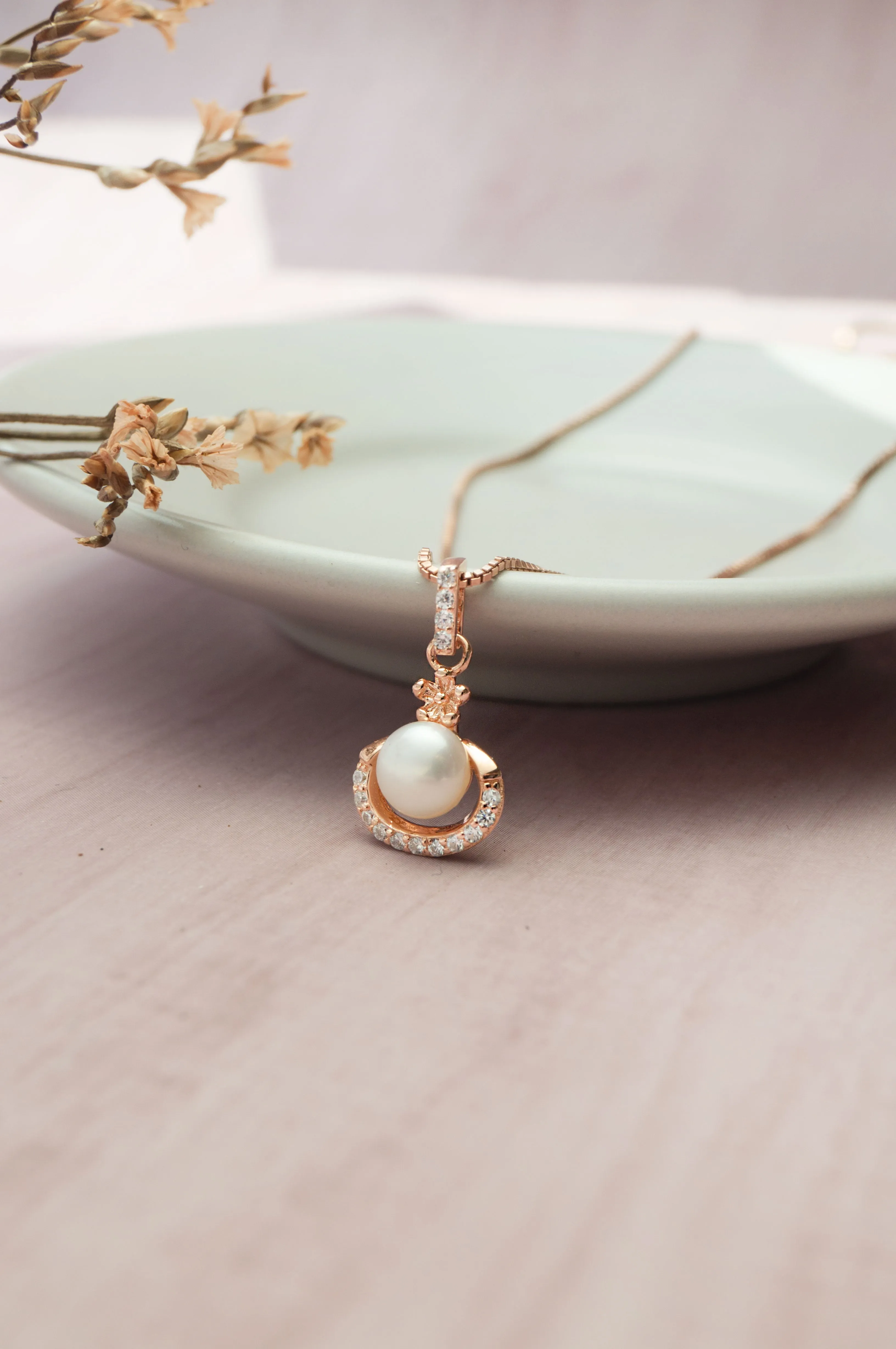 Peritwingle Pearl Rose Gold Plated Sterling Silver Pendant Set