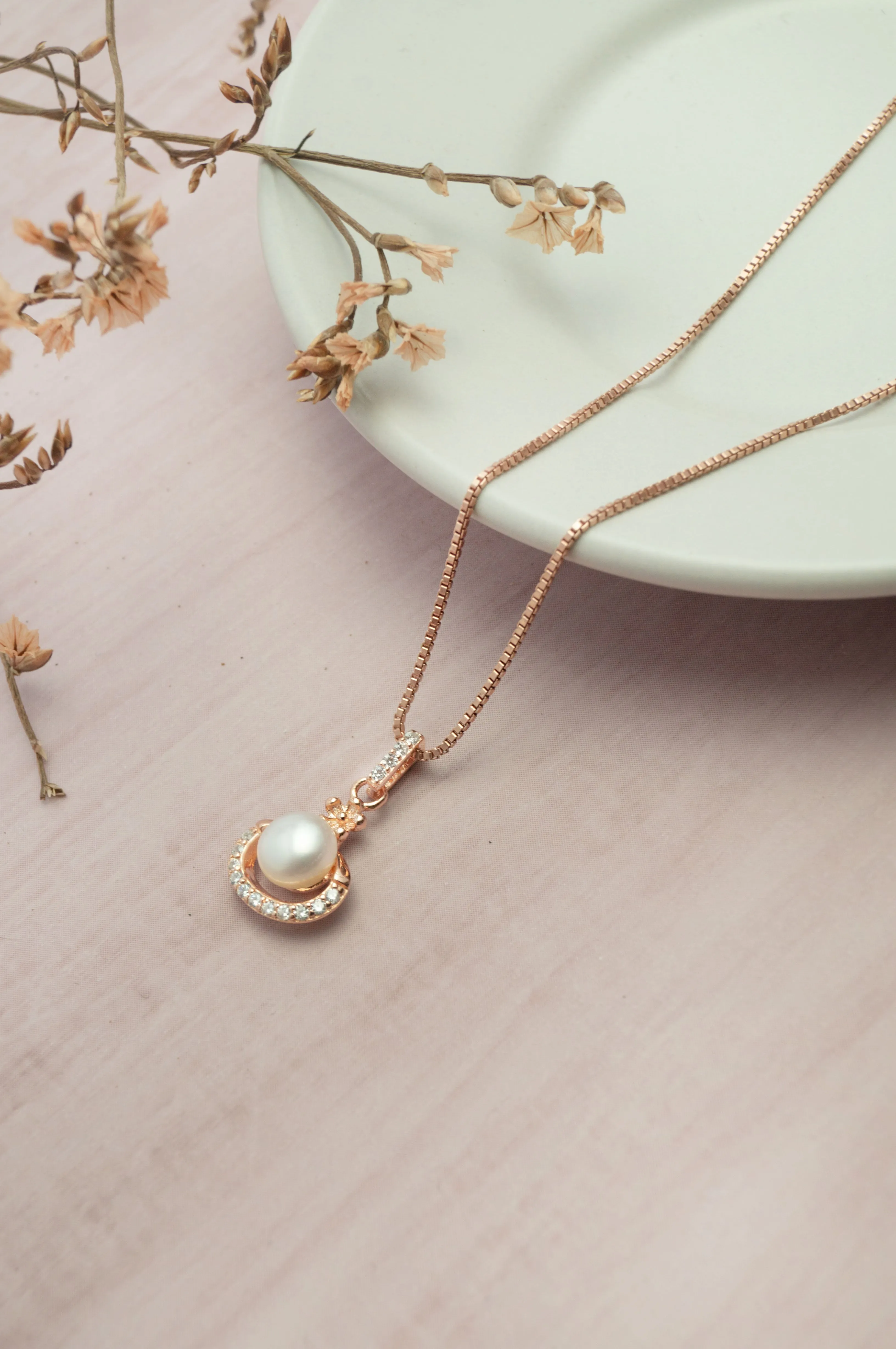 Peritwingle Pearl Rose Gold Plated Sterling Silver Pendant Set